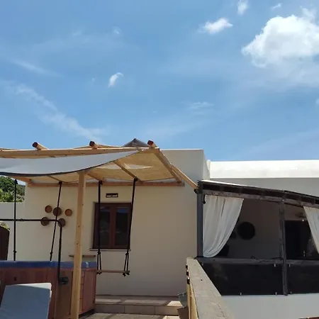 Feriehus Eco Santorini Emporio (Santorini)