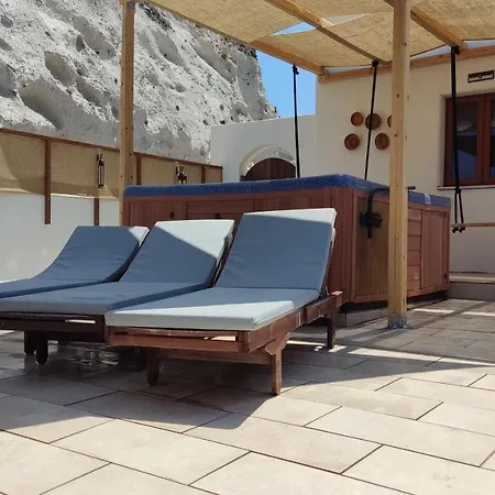 Eco Santorini Emporio (Santorini)