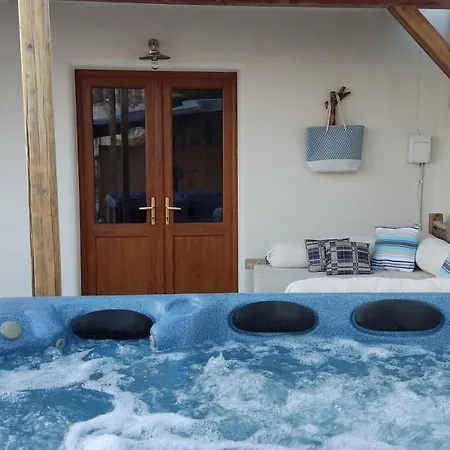 Eco Santorini Εμπορειό